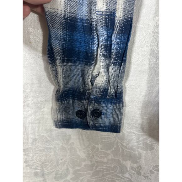 Coleman Flannel Button Up XL Blue White Plaid Long Sleeve - Picture 2 of 11
